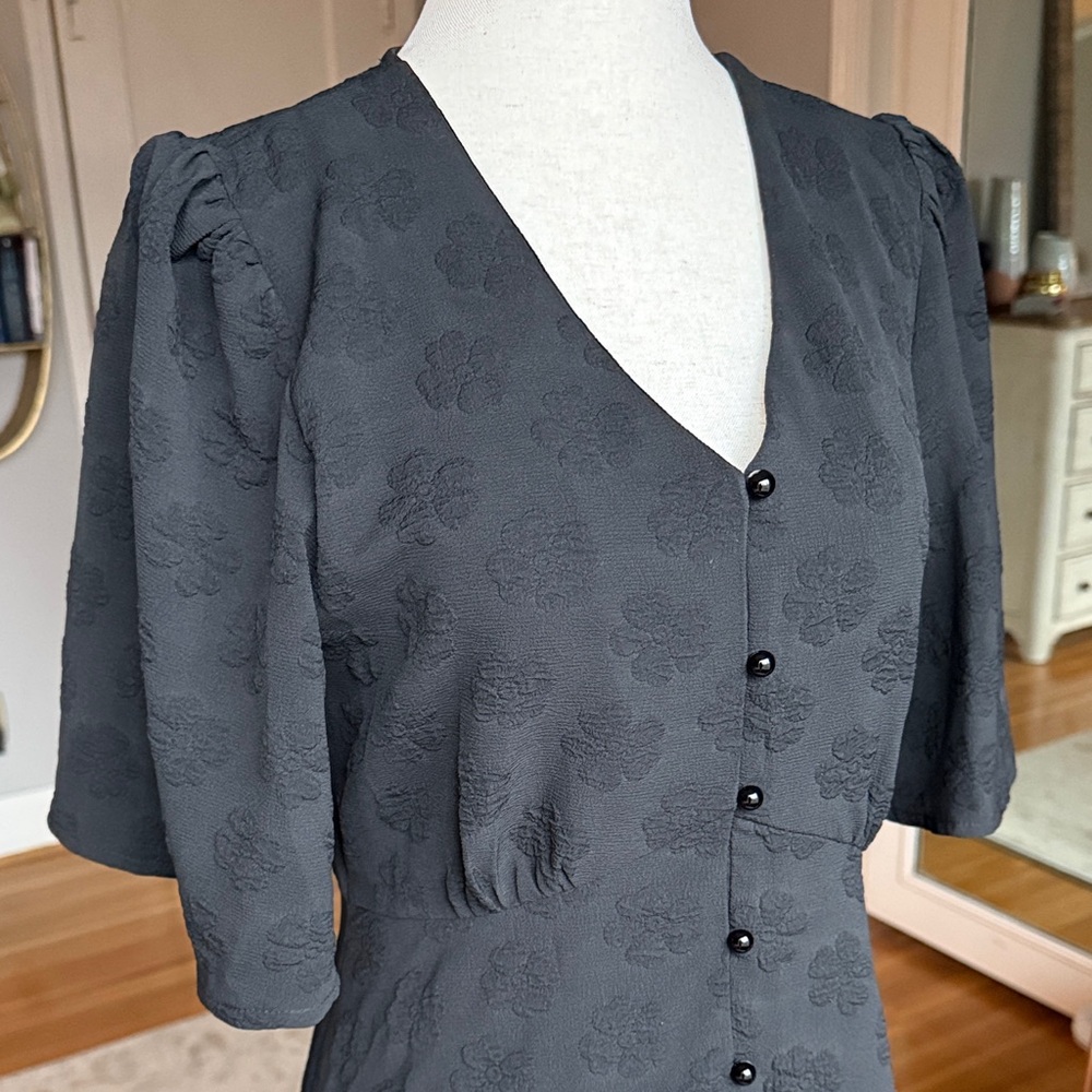 Gracia Black V-Neck Button-Front Maxi with Puff Sleeves - Picture 2 of 5